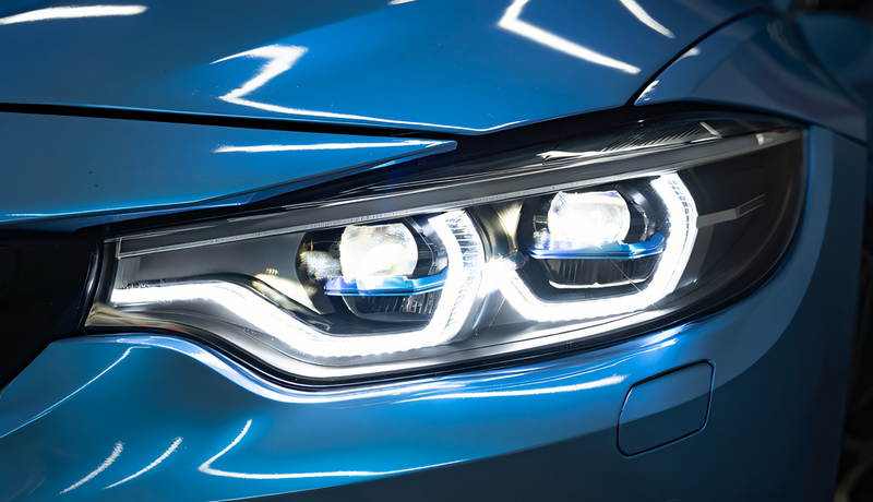 2021 BMW 1er (F40): adaptive LED-Scheinwerfer Test [4K